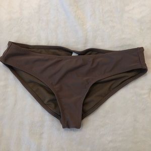 4/$25 🤩 Ruched bikini bottoms